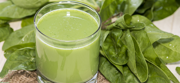 fresh-homemade-spinach-juice-glass.