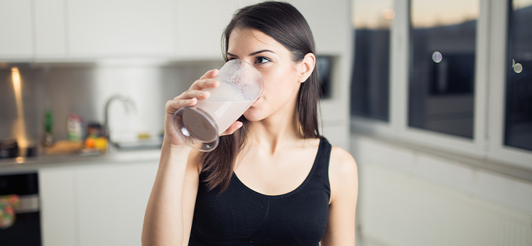 15 Side Effects Of Whey Protein You Should Be Aware Of